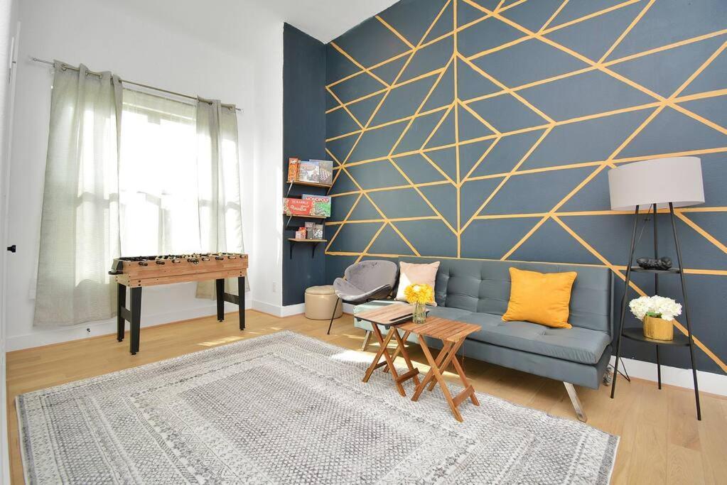 Blissful Getaway Home With Hot Tub & Backyard Near Downtown ฮูสตัน ภายนอก รูปภาพ