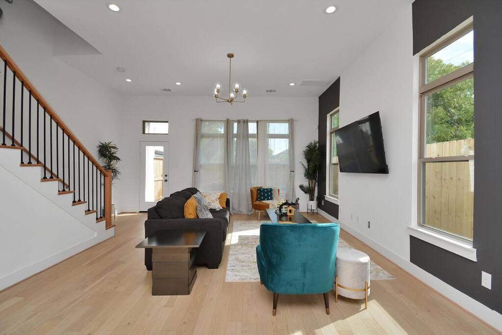 Blissful Getaway Home With Hot Tub & Backyard Near Downtown ฮูสตัน ภายนอก รูปภาพ