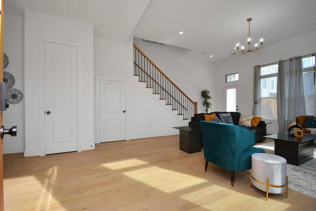 Blissful Getaway Home With Hot Tub & Backyard Near Downtown ฮูสตัน ภายนอก รูปภาพ